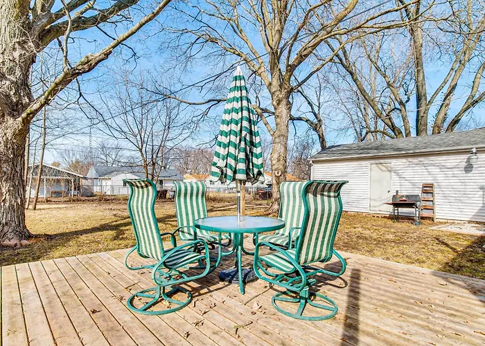 < 1 Mi To Route 66: W/ Large Yard! Holiday home *