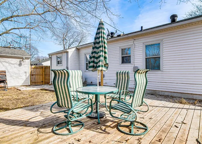 < 1 Mi To Route 66: W/ Large Yard! * Lincoln